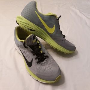 Nike structure  size 9